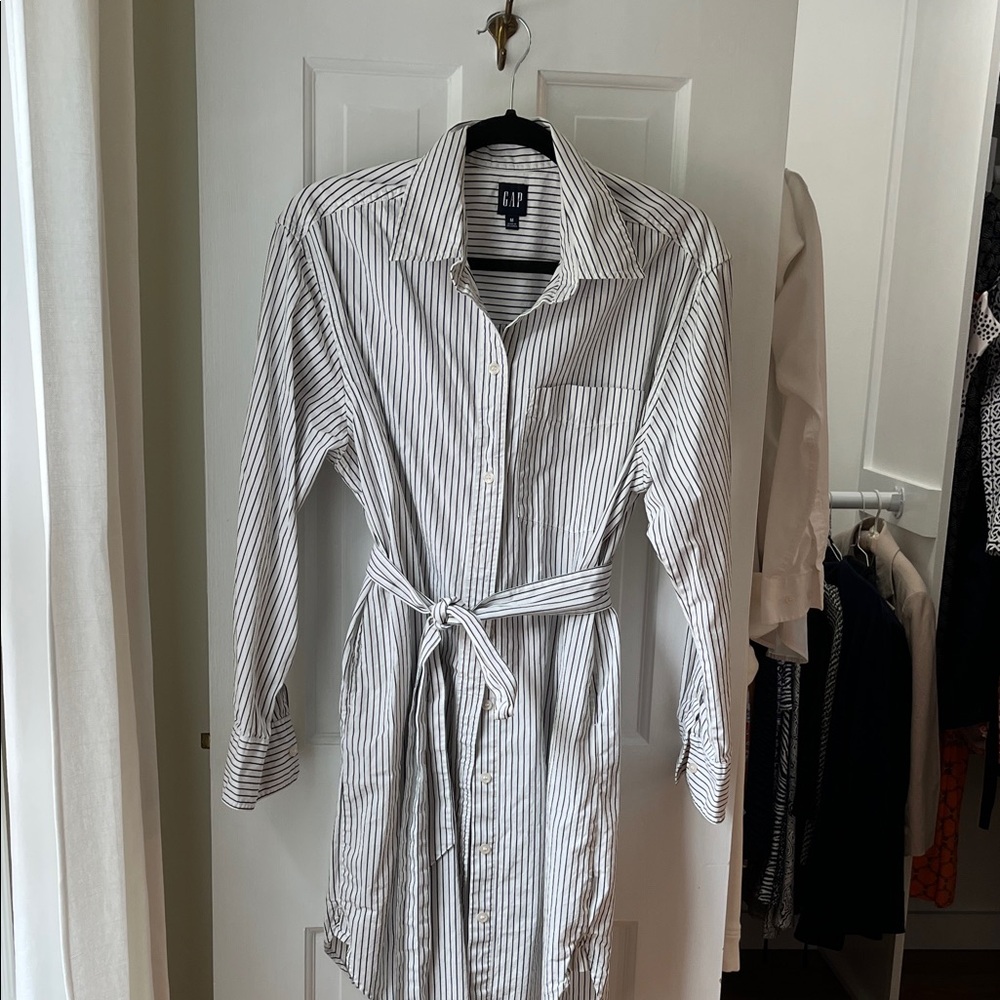 GAP Women's Black and White Striped Long Sleeve Dress